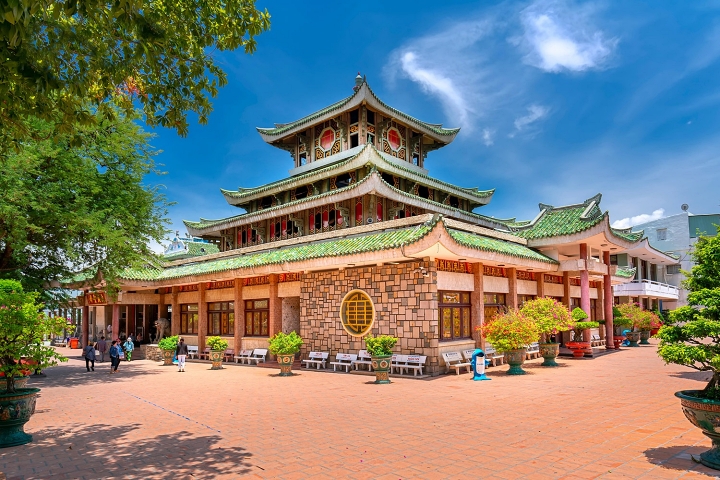 Đền bà chúa xứ ở đâu?