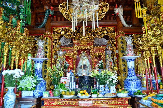 Đền Tiên Nga thờ Bà Năm Phương