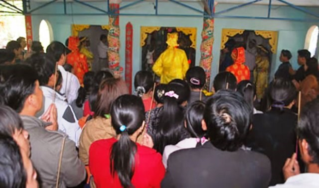 Bà Chúa Ngọc độ bản mệnh con hương