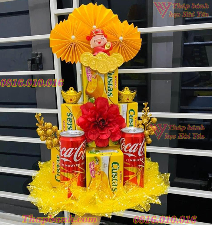 Ý nghĩa khi trưng bày tháp nước ngọt và bánh tài lộc