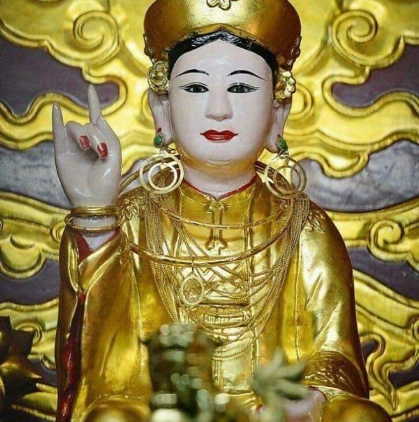 Bà chúa thác bờ là ai?