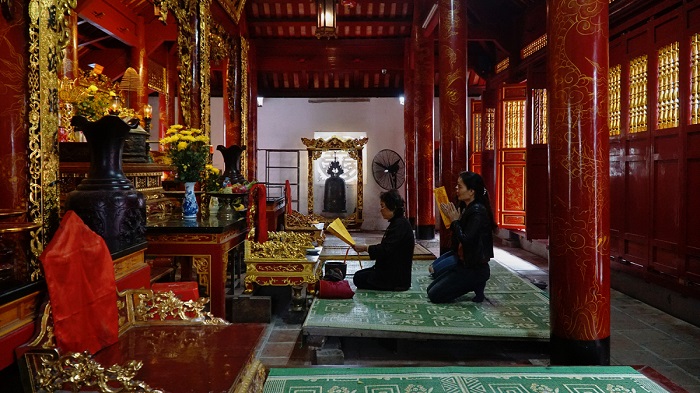 Đi đền ông Hoàng Mười xin gì?